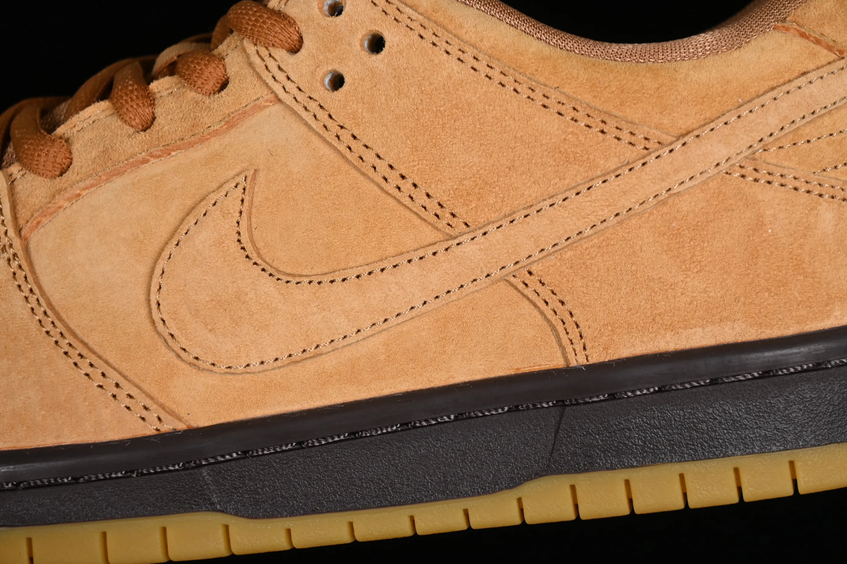 All Categories Nk SB Dunk Series Nk SB Dunk Low Low-top sneakers Nk SB Dunk Low Pro Wheat color Falling yellow low-top sports skateboard shoes BQ6817-204